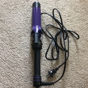 Hot Tools Ceramic Tourmaline Curling Iron- 1-1/2”